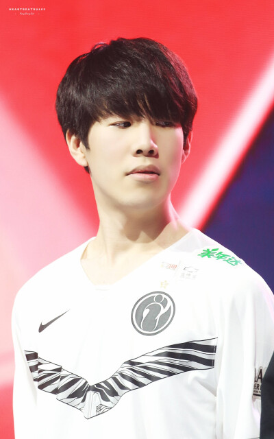 Falcons 在与 3DMAX 的紧张比赛中晋级 ESL Pro League Season 22 半决赛;